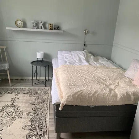 Apartmán Liten Med To Soverom *