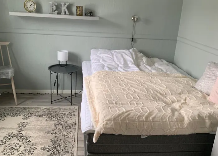Apartamento Liten Med To Soverom *